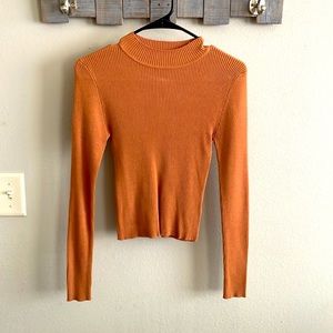 Long sleeve sweater top!